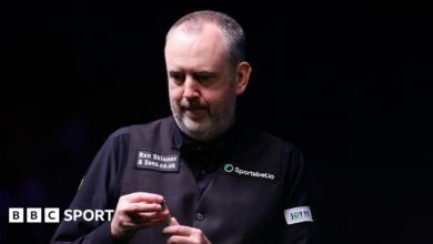 Welsh Open: Mark Williams out, John Higgins and Neil Robertson progress