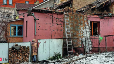 US, Ukraine talk peace; Russia strikes big on Kyiv