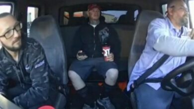 Moving crew helps rescue abducted toddler by blocking truck