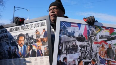 Chicagoans pay respects to Jesse Jackson as cross-country memorial services begin : NPR Chicagoans pay respects to Jesse Jackson as cross-country memorial services begin : NPR