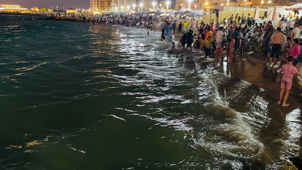 بعد نشر مصر اليوم .. الإسكندرية تبدأ فى تنفيذ قرار منع نزول المصطافين بعد المواعيد الرسمية للسباحة - موقع مصر اليوم الإخباري 1 1730194219374820250706010328328