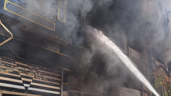 الحماية المدنية تسيطر على حريق مصنع فايبر بـ قليوب 1 1742708862492202507240353455345