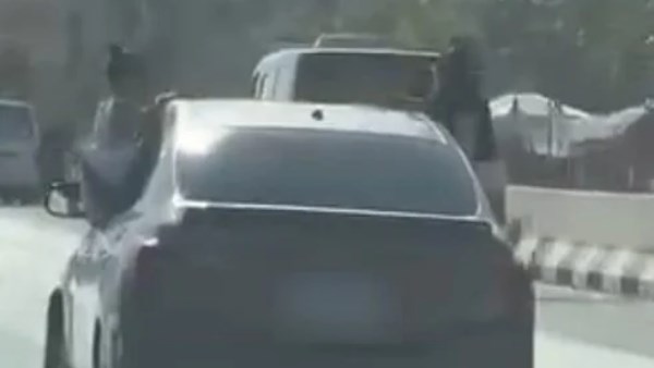 الداخلية تكشف ملابسات جلوس أطفال على نوافذ سيارة أثناء سيرها بالطريق الدائرى 1 17431489516193202507090717301730