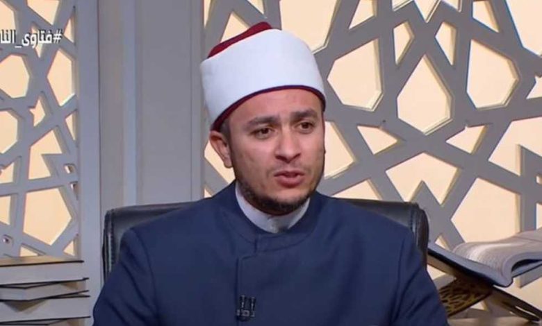 ما حكم ارتداء سلاسل الفضة للرجال؟.. أمين الفتوى يُجيب 1 2705183 0