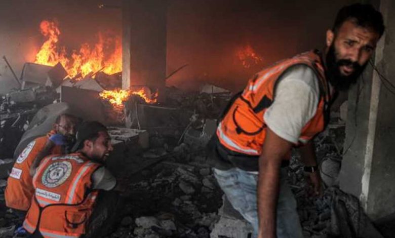 جثث الأطفال تفحمت.. الاحتلال يقصف مدرسة تؤوي نازحين في حي الرمال بـ غزة (فيديو) 1 2715890 0