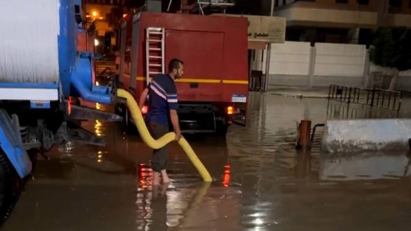 كسر خط مياه شرب ٤٠٠ مليمتر بحي ثالث مدينة الإسماعيلية - موقع مصر اليوم الإخباري 1 2800701569329202507070914441444