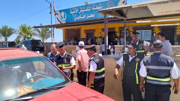 حملة للكشف عن تعاطي المواد المخدرة والمخالفات المرورية على كمين بحر حادوس بالمنزلة بالدقهلية - موقع مصر اليوم الإخباري 1 2807122593259220250706080324324