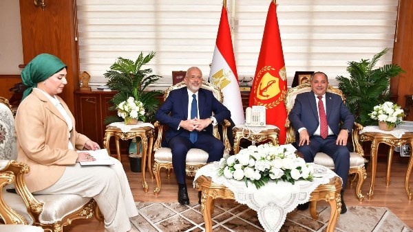 بورسعيد تعلن استعدادها للتعاون التجاري والصناعي والسياحي مع اليونان