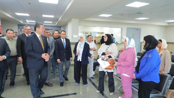 محافظ دمياط يتفقد العيادات الخارجية وكليات الطب والصيدلية وطب الأسنان 1 712316059692025071510070676