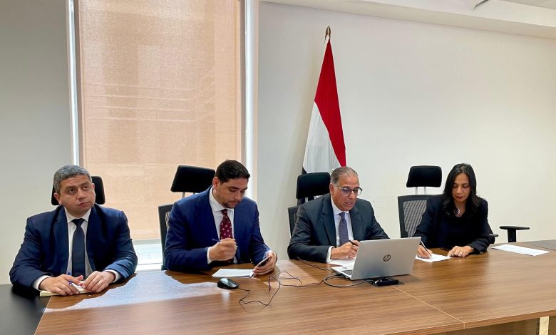 نائب وزير الخارجية والهجرة يلتقي بأبناء الجالية المصرية في شيكاجو وهيوستن 1 Img 20250714 Wa0118
