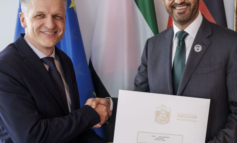 رئيس الإمارات يبعث رسالة إلى المستشار الألماني لتعزيز الشراكة الثنائية 1 Ezq05Cig1K90T7Spn
