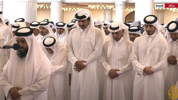 أمير قطر يحضر تشييع ضحايا الهجوم الإسرائيلي بالدوحة في ظل غضب دولي 1 864874869246202509110432423242