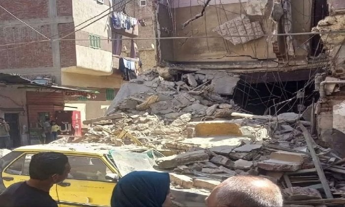 انهيار منزل مهجور في طنطا وتحطم سيارة أجرة بلا إصابات 1 elaosboa90126