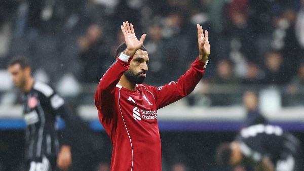 بعد هزيمة ليفربول.. واين روني يهاجم محمد صلاح: "لا يساعد زملائه" 1 705175766859520251025041101111
