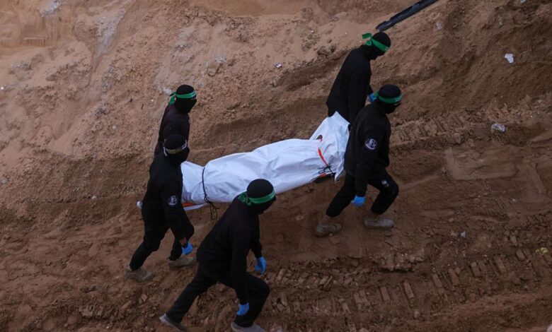 القسام أرجأت التسليم.. الاحتلال يعرقل استعادة جثامين أسراه بخرقه الاتفاق 1 GettyImages 2243377421