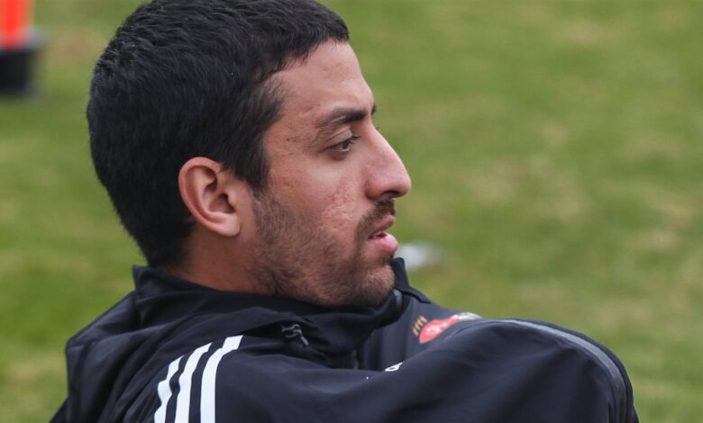 انضباط تكتيكي.. نجم الأهلي السابق يتغنى بطاهر محمد طاهر 1 587