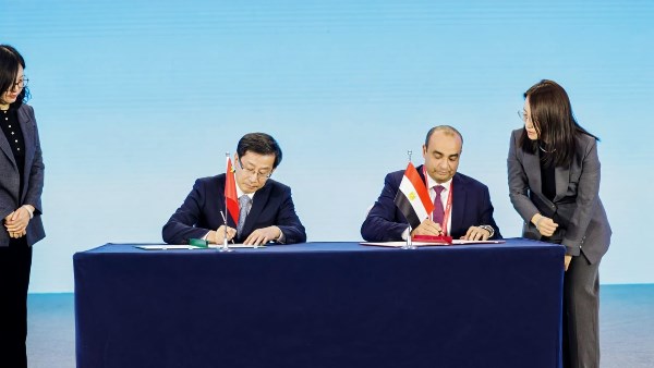 اتفاقية تعاون وبيان مشترك بين الأعلى للآثار والإدارة الوطنية للتراث الثقافي بالصين 1 674255947712202511270520142014