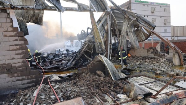 إجراءات عاجلة.. محافظ المنوفية يتفقد حريق مصنع كيماويات بالسادات 1 6861326662935202511100212121212