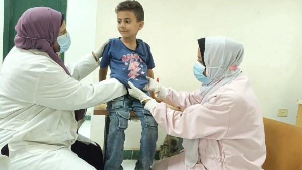 تقدّيم الخدمات الطبية المجانية لأكثر من 1071 مواطنًا بشلقام 1 692182993181420251115015401541