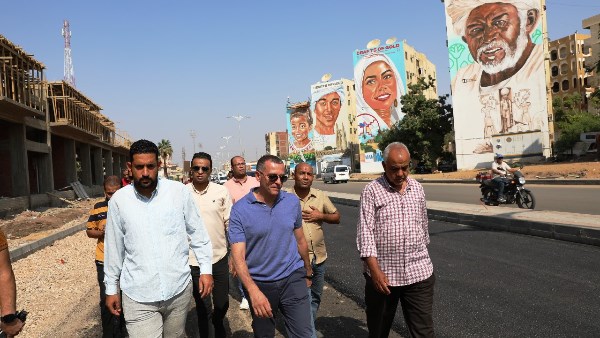 نائب محافظ أسوان يتابع معدلات تنفيذ أعمال التطوير الجارية بطريق السادات 1 699200975598202511120422442244