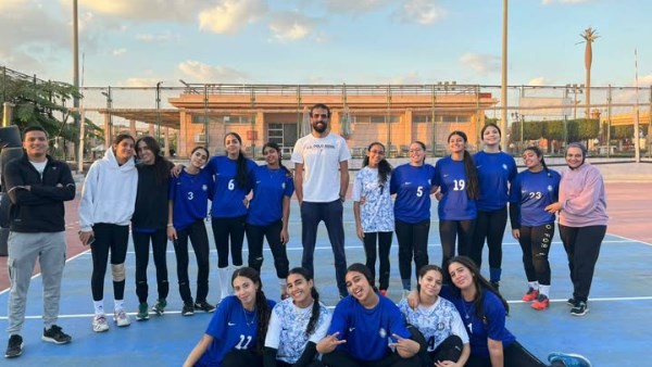 سموحة يفوز على هليوبوليس الشروق في بطولة الجمهورية للكرة الطائرة للناشئات تحت 17 عامًا. 1 702177632104120251115093005305