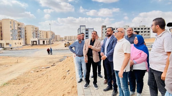قيادات هيئة المجتمعات العمرانية تتابع مشروعات الإسكان الأخضر بالعبور الجديدة 1 7251109170172202511150629362936