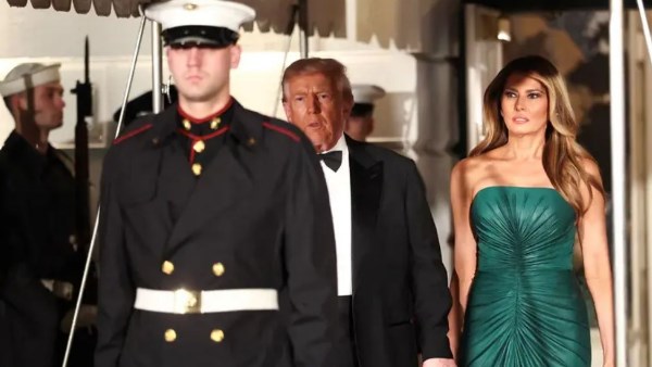 دبلوماسية الموضة.. ميلانيا ترامب ترتدي ثوبًا أخضرا في استقبال ولي العهد السعودي 1 769177385680620251119030652652