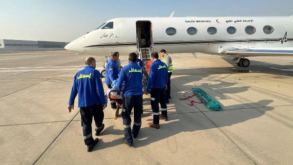 السفارة السعودية بالقاهرة نفذ عملية إخلاء طبي لمواطنين.. صور 1 823677143272202511190447354735