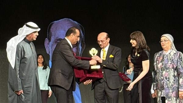 احتفاء أممي بالفنان محمد صبحي ومنحه وسام التفرد في الإبداع الثقافي 1 8351016650636202511270930493049