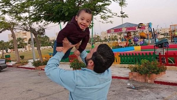 رزقه الله طفلا منذ شهر.. وهذه حقيقة عمله بالطاقة النووية 1 8441833394159202511140142404240