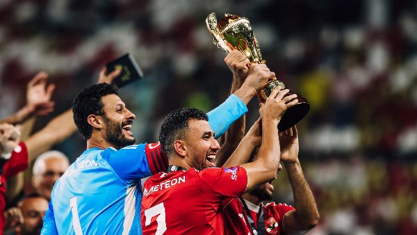 أنا بنزل ماتشات الأهلي «شايل حمل الجماهير» 1 85542721595720251116120724724