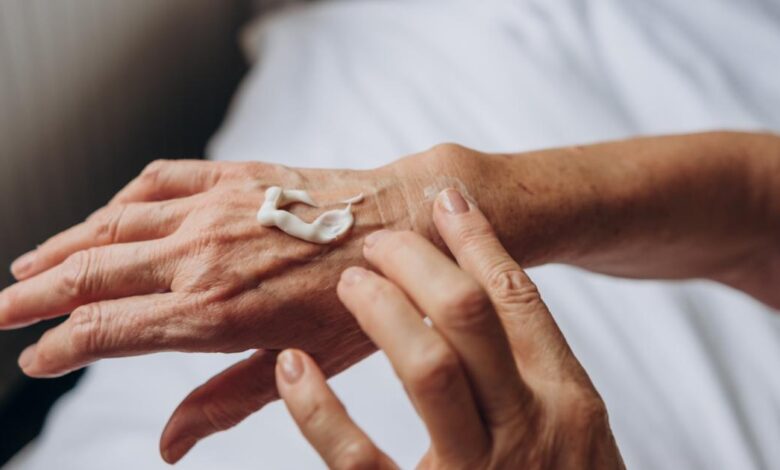 كريم جلدي.. باحثون يبتكرون علاجًا جديدًا لمرض السكري 1 GettyImages 1691271292