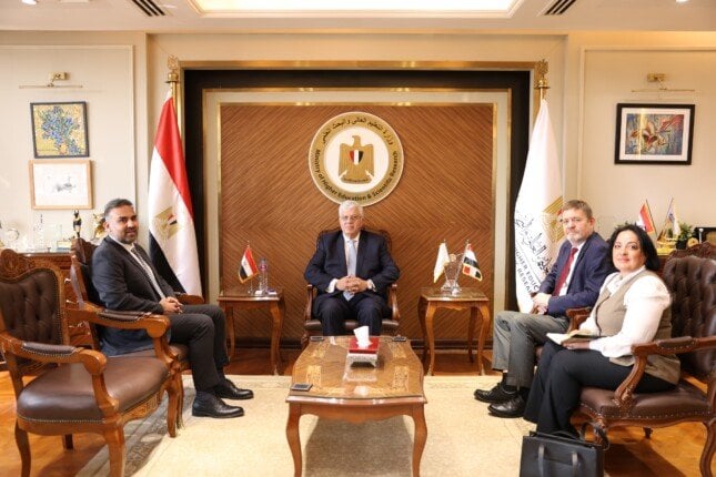 وزير التعليم العالي والمجلس الثقافي البريطاني يبحثان التحضير للمؤتمر الدولي 1 elaosboa36950