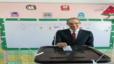 وزير الاتصالات يدلي بصوته في انتحابات مجلس النواب 2025 بالشيخ زايد 5 elaosboa47120