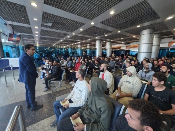 عاجل| الخارجية تنجح في استعادة 131 مواطنا مصريا من ليبيا 1 elaosboa49258