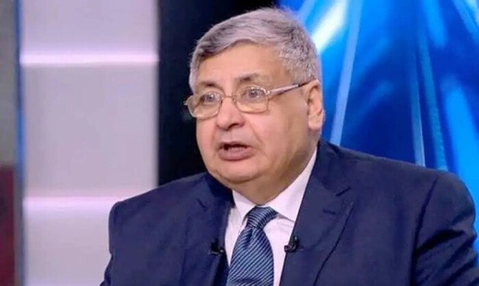 عوض تاج الدين: دعم وتوجيهات من الرئيس السيسي للعمل على توطين الصناعات الدوائية الحديثة 1 elaosboa64197