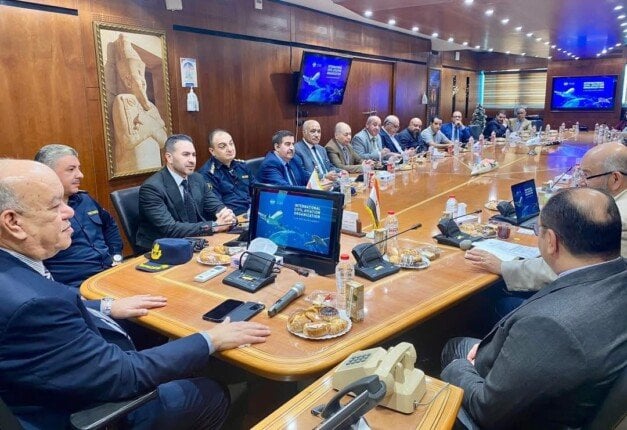 «البيئة» و«الطيران المدني» يبحثان تنفيذ مشروع تطوير شامل حول «منظومة الإطفاء» بمطار القاهرة 1 elaosboa98563