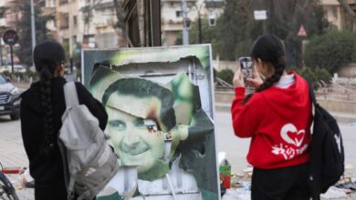 البحث عن الأحبة بين صور قيصر.. عندما فضح أكبر تسريب جرائم نظام الأسد 5 2024 12 08T081046Z 854694636 RC2UKBAG4LKC RTRMADP 3 SYRIA SECURITY