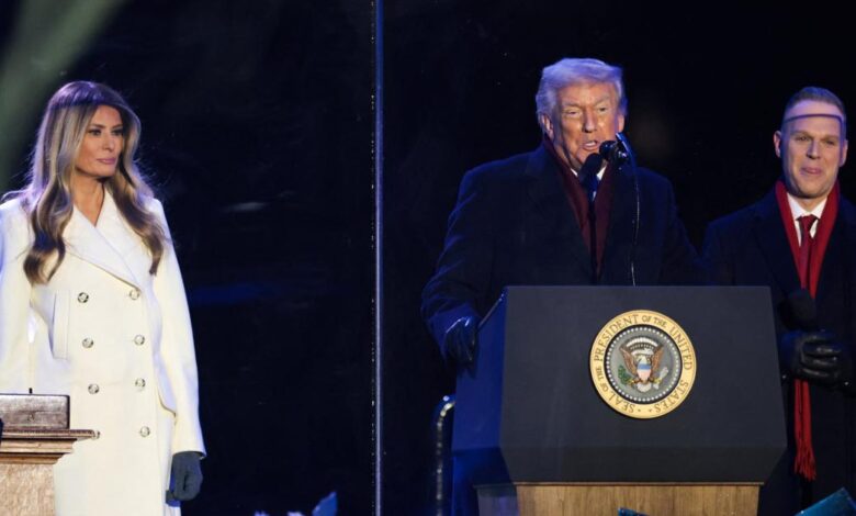 2025 12 04T233138Z 1163044370 RC2Y9IAFE8B3 RTRMADP 3 CHRISTMAS SEASON USA TREE