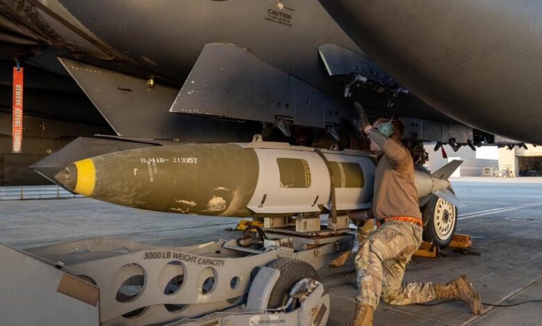 عملية التحالف ضد "تنظيم الدولة" في سوريا.. لماذا سُمّيت بـ"عين الصقر"؟ 1 2025 12 20T005816Z 825489427 RC21JIAOHF10 RTRMADP 3 USA TRUMP SYRIA STRIKES