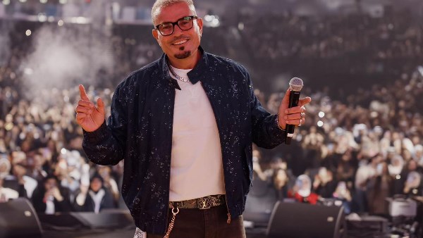 الهضبة يشعل الخليج .. عمرو دياب يتألق في حفل أسطوري بموسم الكويت 1 591267310218202512120210301030