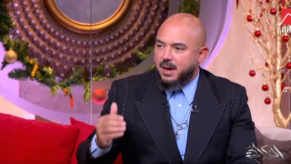 محمود العسيلي يبدع في مجموعة من الأغاني مع عمرو أديب.. فيديو 1 628147808601220251229115308538