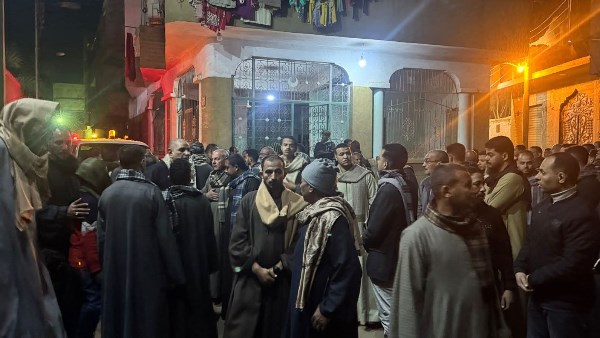 شهيدة الواجب الوطني.. المئات يشيعون جثمان مستشارة النيابة الإدارية في مقابر بهجورة بقنا 1 6975554339420251229083208328