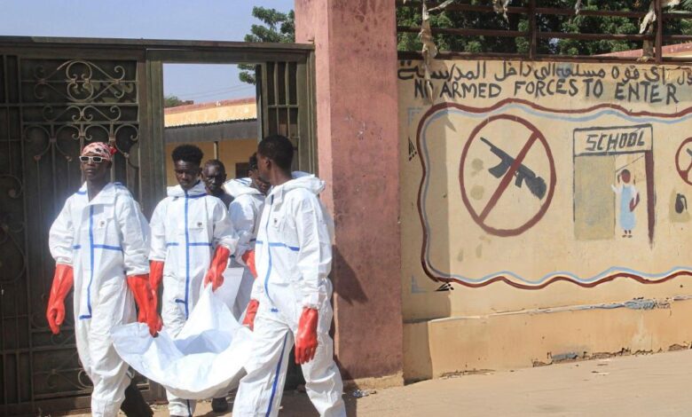 حزن يتجدّد في السودان.. إعادة دفن رفات ضحايا المقابر العشوائية 1 G8CHLPSWQAYV0Dn