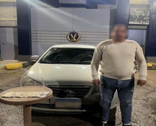 ضبط أحد أنصار مرشح برلماني بمحيط لجنة انتخابية بالبحيرة 1 elaosboa26731