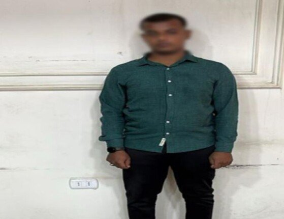 القبض على متهم بتوزيع كروت دعاية لتوجيه الناخبين في الأقصر 1 elaosboa40328