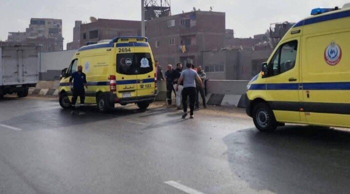 عاجل.. إغلاق كوبري الواسطى بأسيوط بعد انقلاب سيارة نقل محملة بالسيراميك 1 elaosboa46719 1