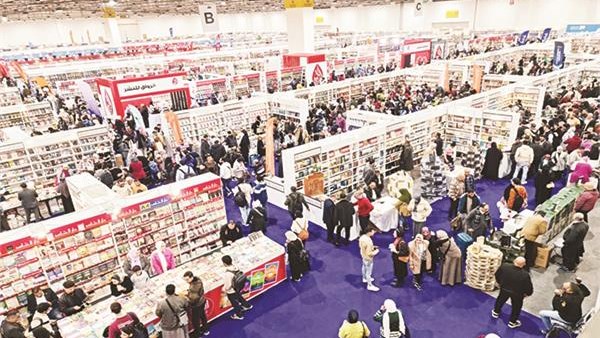 زخم ثقافي.. إقبال جماهيري غير مسبوق على فعاليات معرض الكتاب 1 1809754358455202601270525182518
