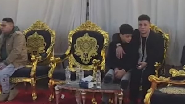 أبرزهم حمو بيكا وأحمد شيبة.. رضا البحراوي يتلقى عزاء والدته برفقة نجوم المهرجانات 1 81539387265420260122040146146