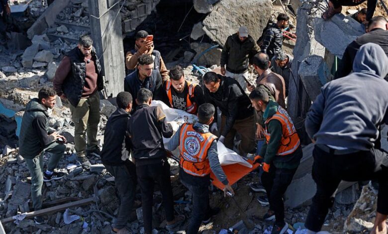 30 شهيدًا وغارات لا تتوقف.. الاحتلال يصعّد عدوانه على غزة 1 GettyImages 22586012552028329